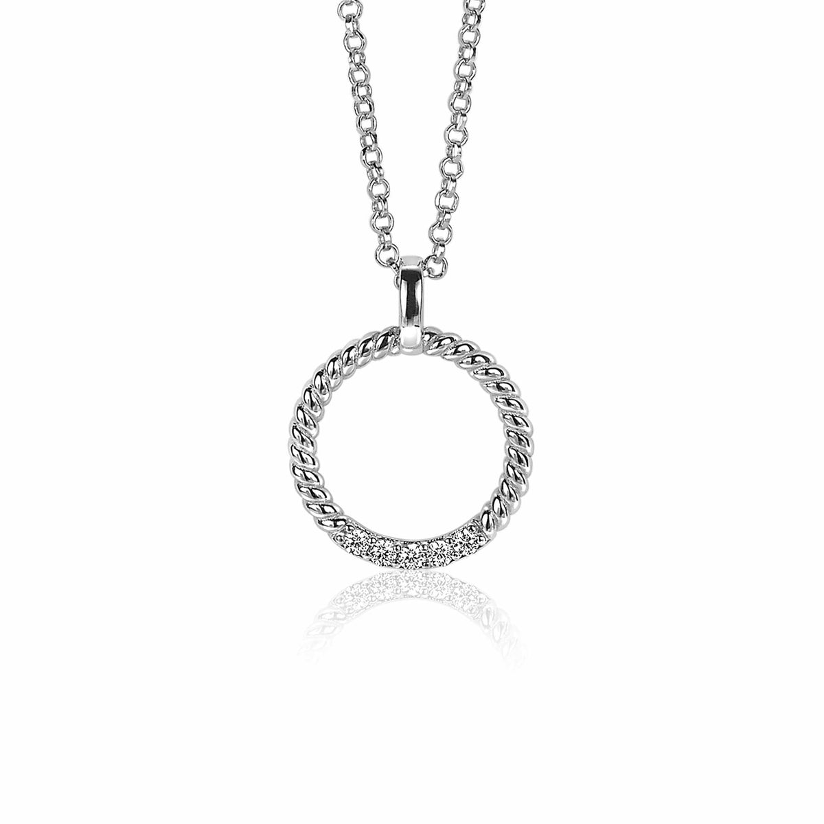 Zilveren hanger in de vorm van een ring met een gevlochten ontwerp en een ketting.