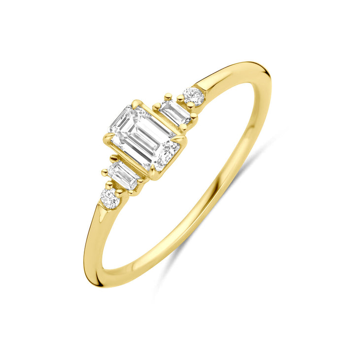 De Van der Kooij Collectie 14K geelgouden damesring heeft een centrale smaragdgeslepen lab grown diamant (0,40ct H SI), geflankeerd door twee baguette en vier ronde diamanten, gezet op een slanke gouden band.
