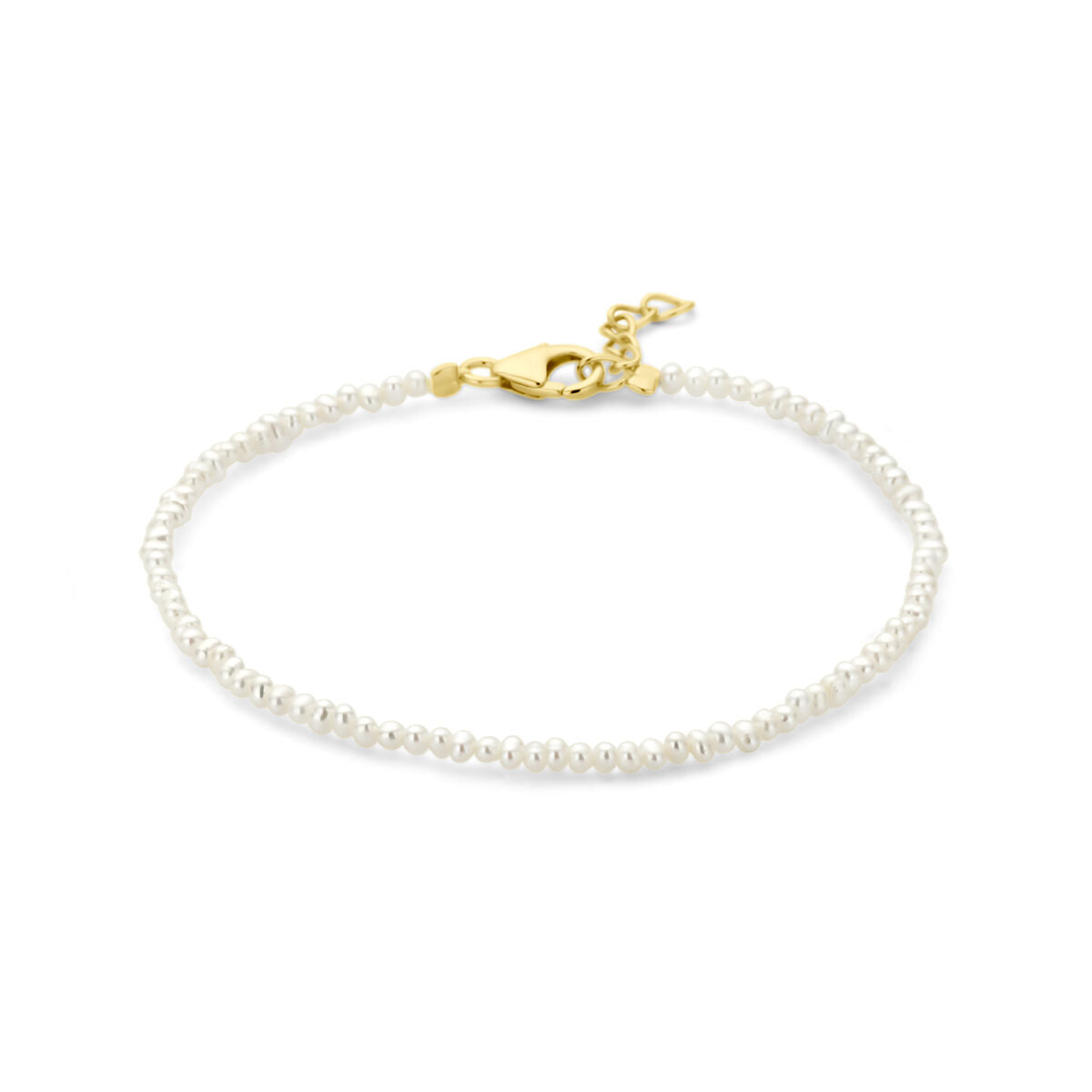 Armband van parels met een sluiting van 3 micron verguld zilver in geel, lengte 16,5 + 2 cm.