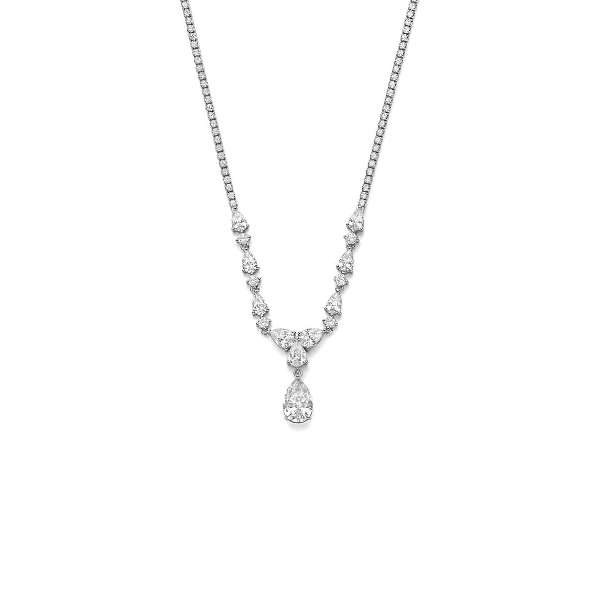 Zilveren ketting van gerhodineerd 925 zilver met zirkonia, voorzien van een druppelvormige hanger en kleine steentjes.