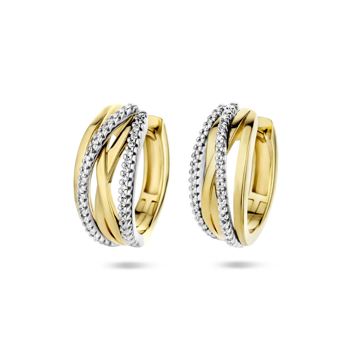 Klapoorringen van 14K bicolor goud met een combinatie van geel en wit, versierd met diamanten van in totaal 0.25ct.