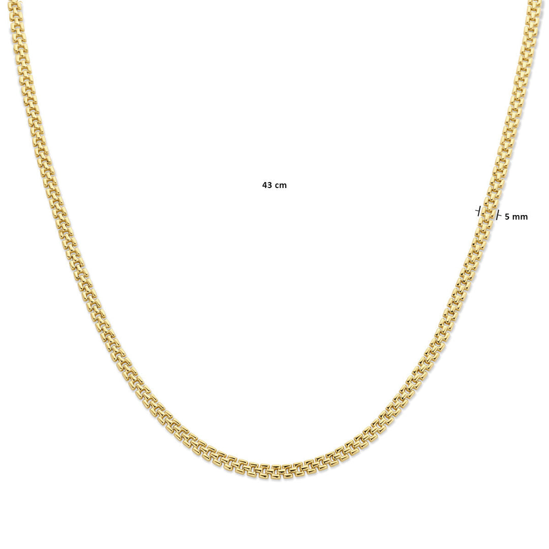 Het Van der Kooij Collectie collier panter, 5 mm breed en 43 cm lang van 14K geelgoud, wordt in U-vorm getoond op een witte achtergrond. Het panter schakelontwerp geeft de ketting extra allure.