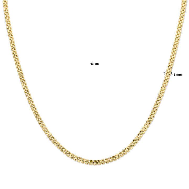Het Van der Kooij Collectie collier panter, 5 mm breed en 43 cm lang van 14K geelgoud, wordt in U-vorm getoond op een witte achtergrond. Het panter schakelontwerp geeft de ketting extra allure.
