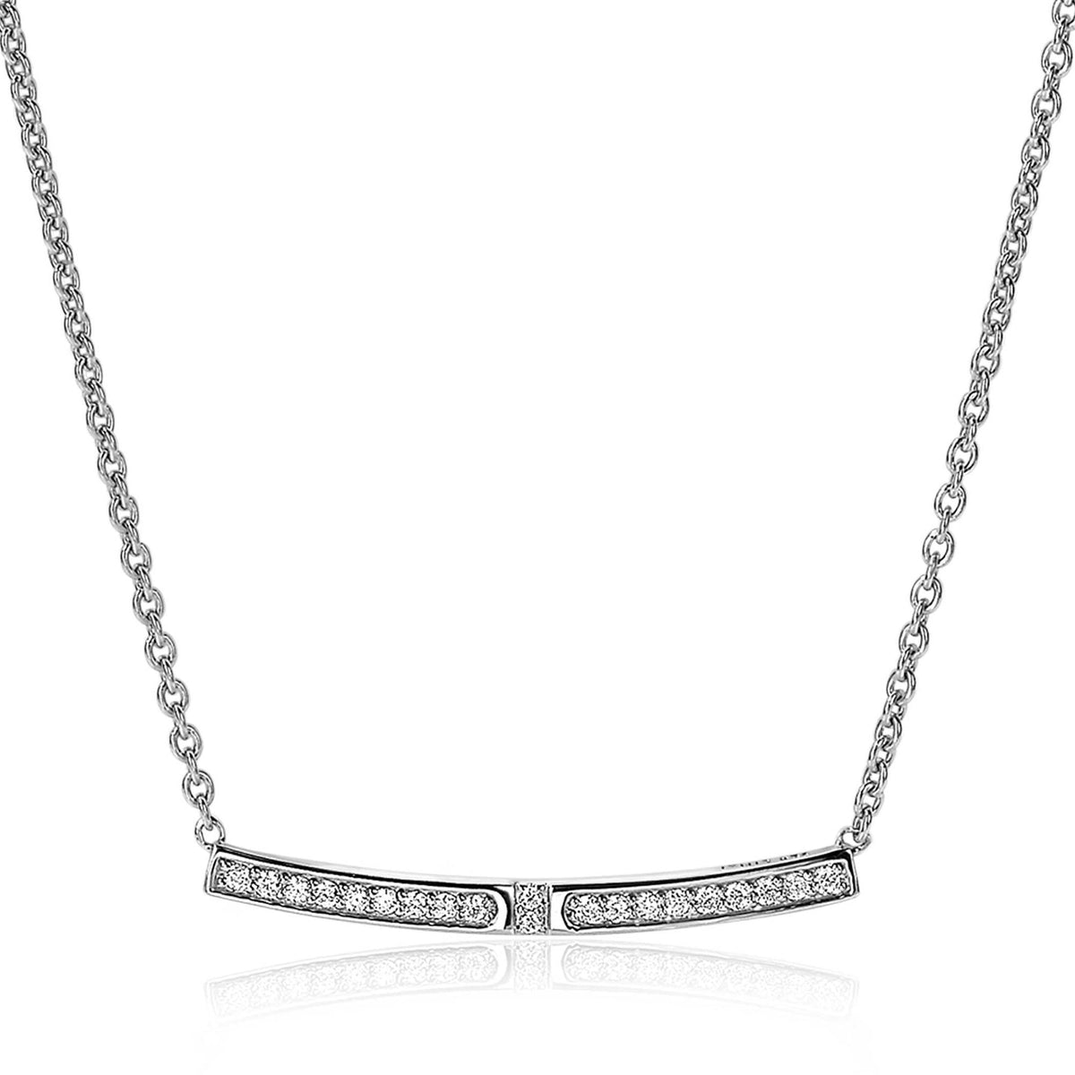 Zilveren ketting met een rechte hanger bezet met kleine, sprankelende steentjes.