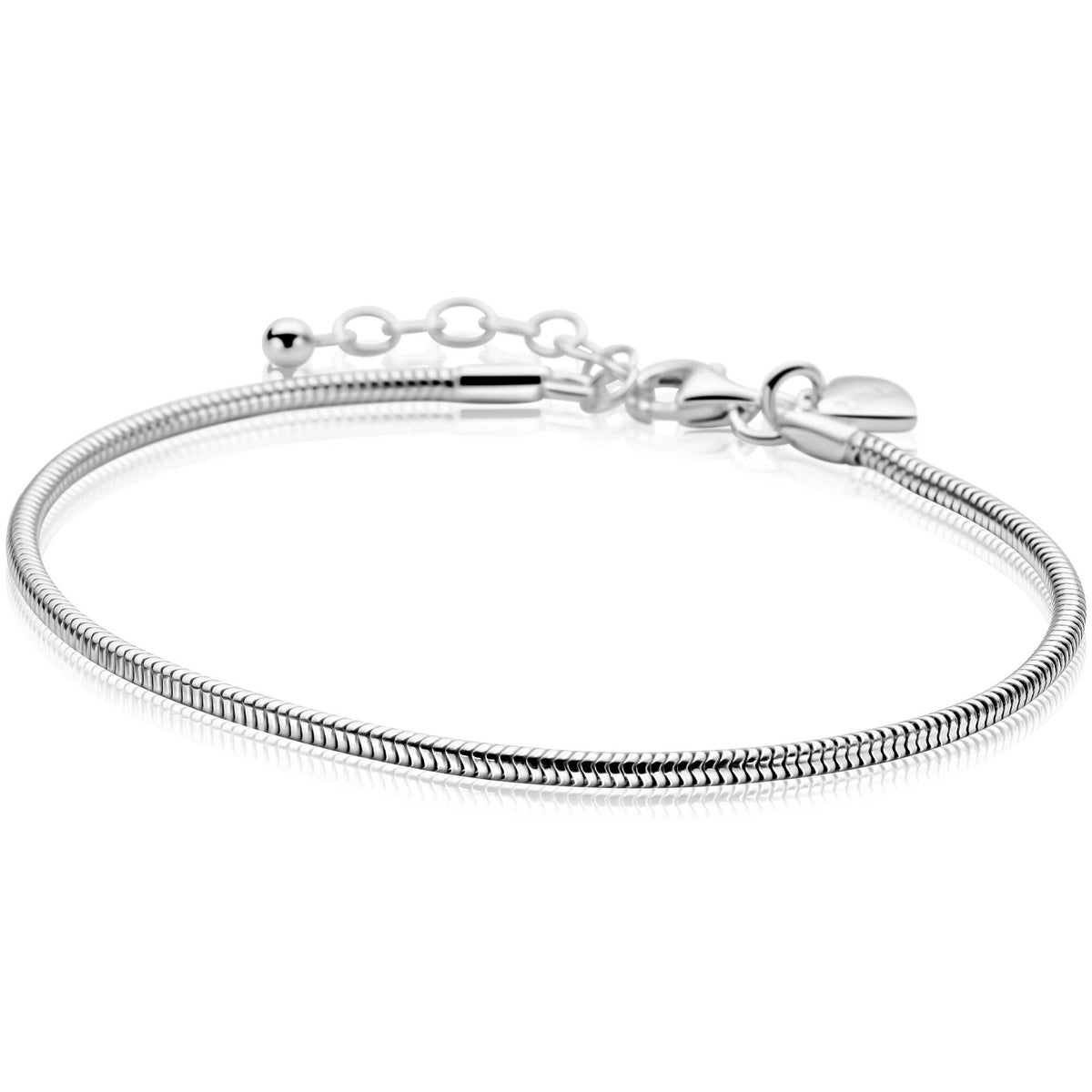 Zilveren ronde slangenarmband met een gladde afwerking en een verlengkettinkje.