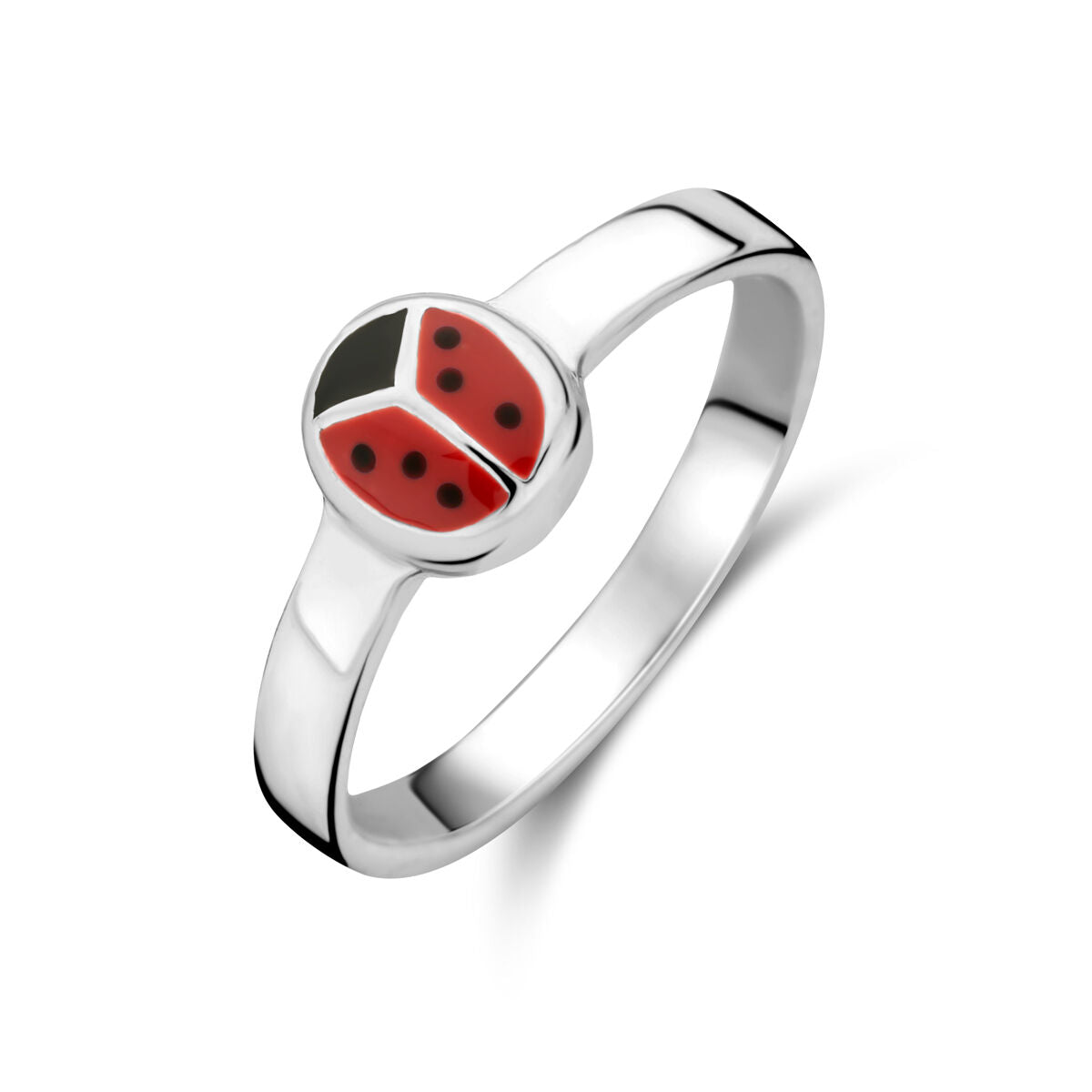 De ring lieveheersbeestje zilver wit van Van der Kooij Collectie is een zilveren ring met een lieveheersbeestje bovenop, afgewerkt met rood en zwart emaille en een glanzende afwerking, getoond op een witte achtergrond.