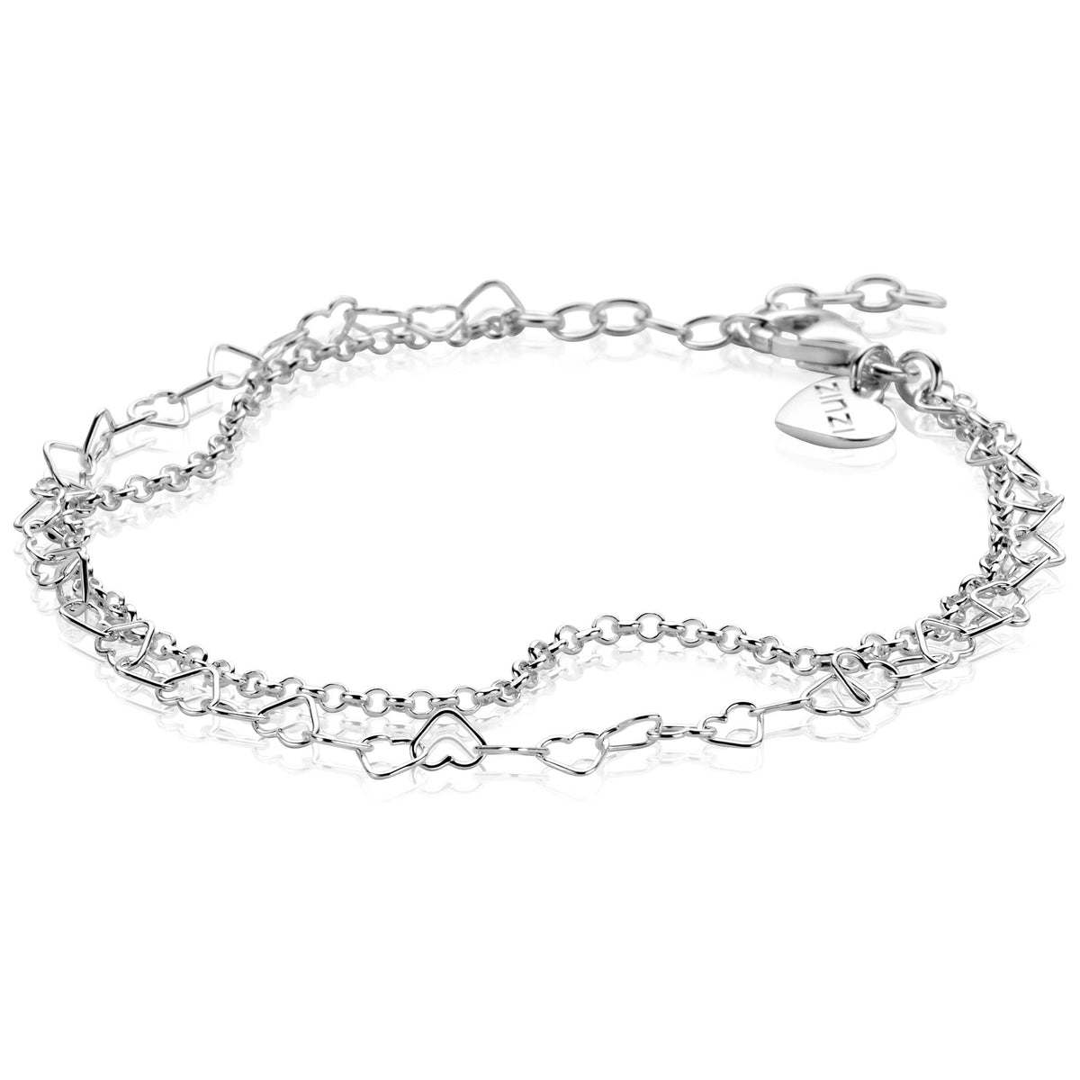 Zilveren dubbele armband met open hartjes schakels en een sluiting met een klein hartje.