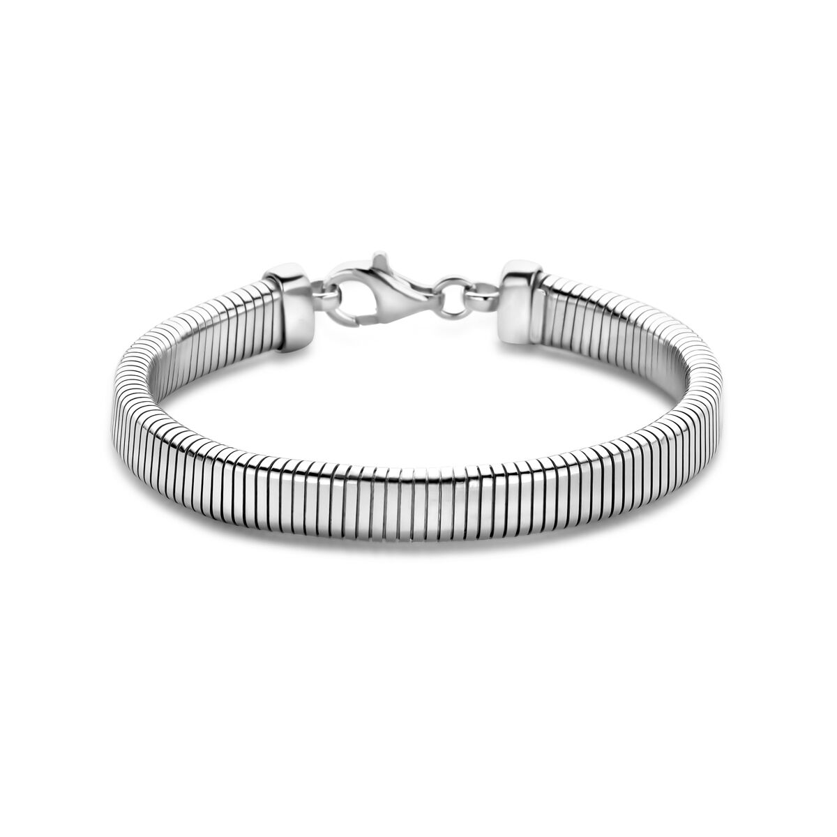 Zilveren gerhodineerde tubogas armband van 7,6 mm breed en 18 cm lang met een sluiting.