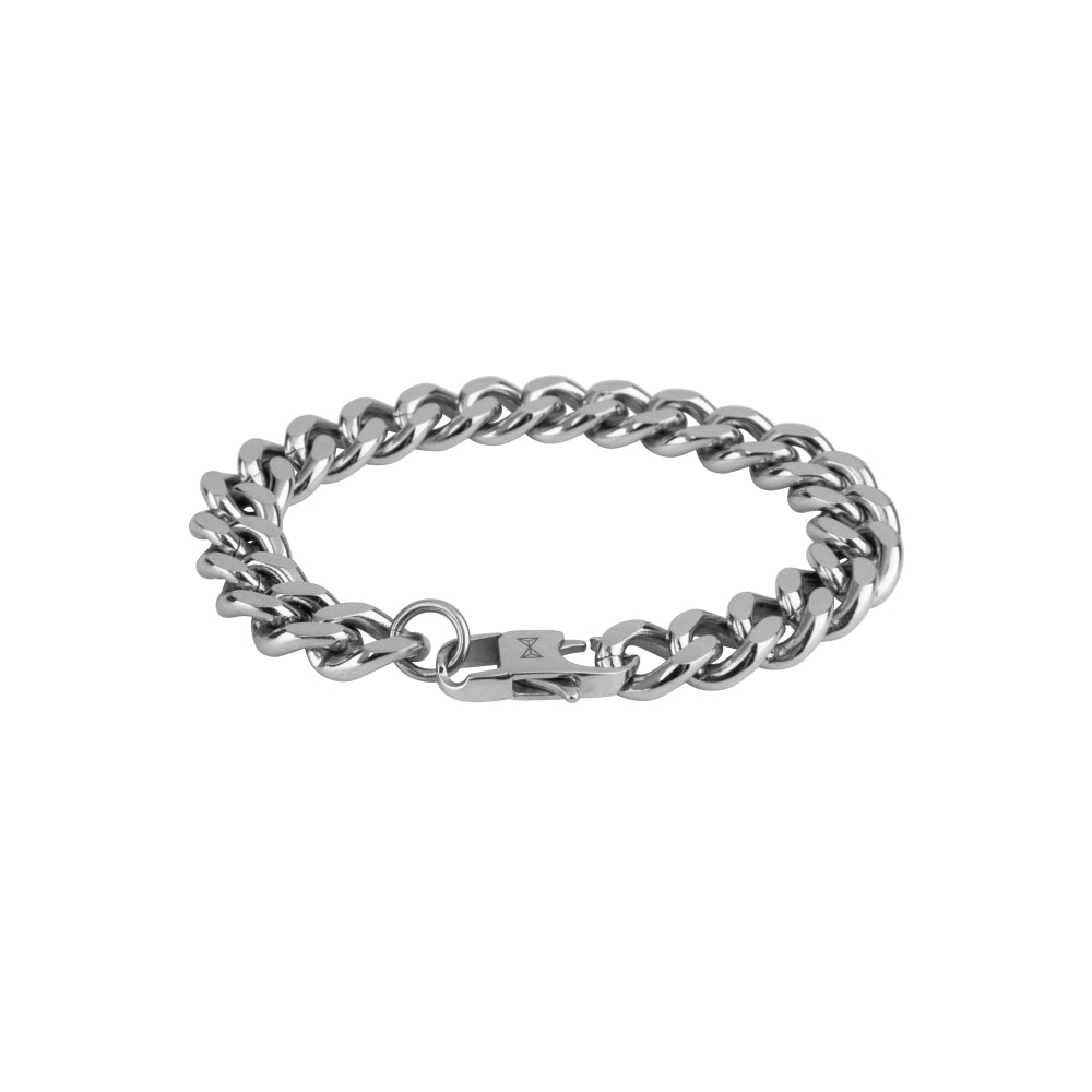 Gourmette armband van inox met een volle, platte schakelstructuur en een stevige sluiting.