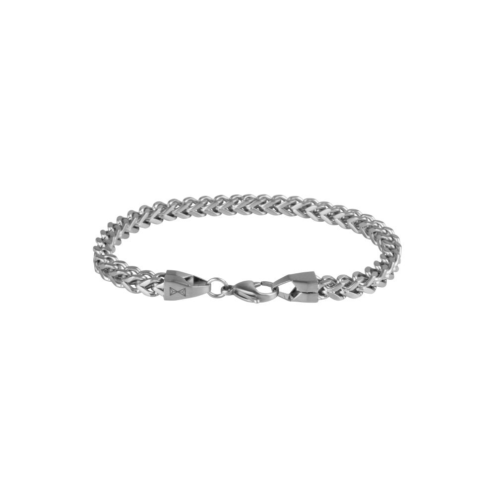 Zilveren armband van inox met een gevlochten schakelontwerp en een stevige sluiting.