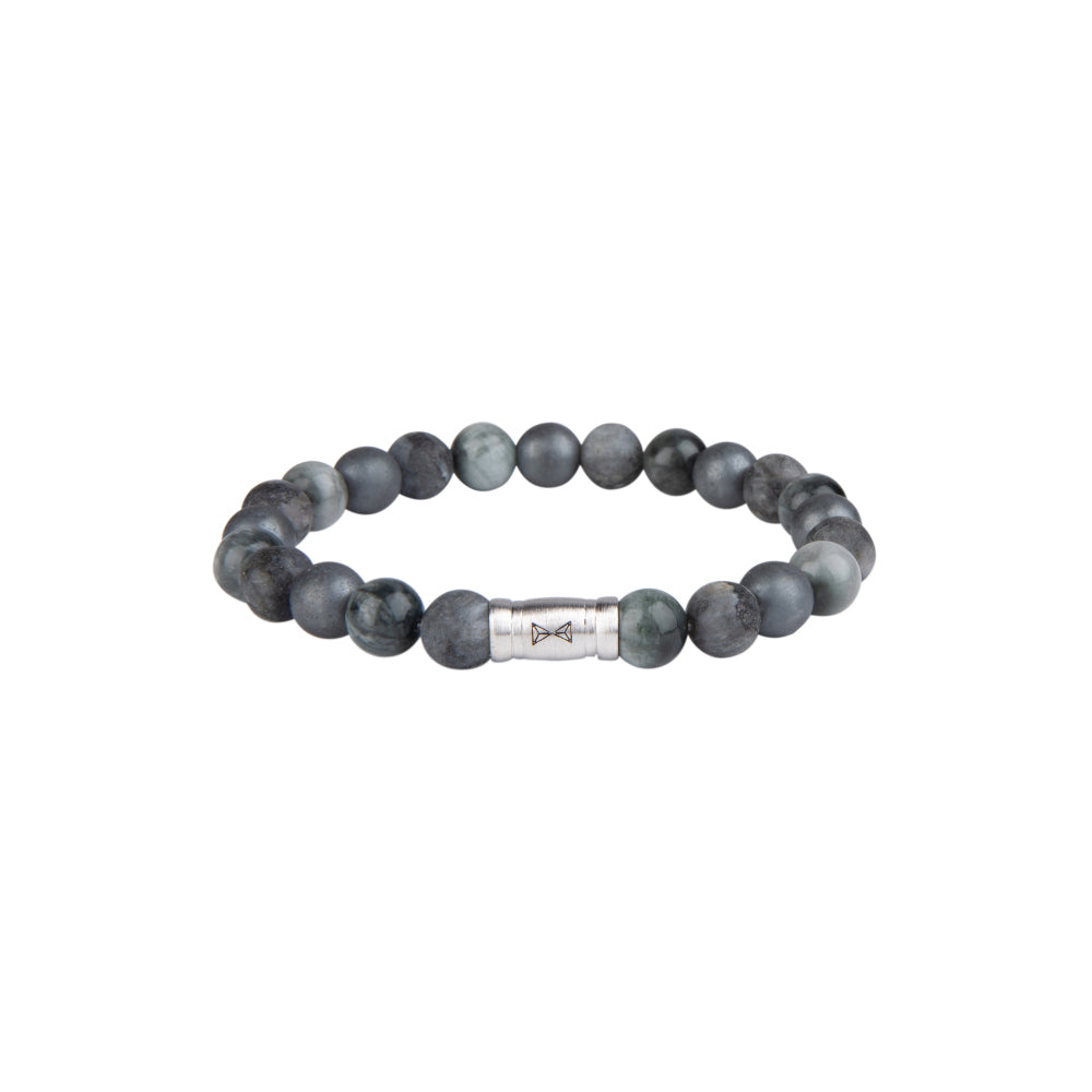 Grijze armband van 8 mm edelstenen met een zilveren tussenstuk.