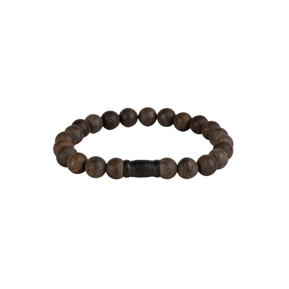 Houten armband van 8 mm met een zwarte tussenring en een natuurlijke afwerking.