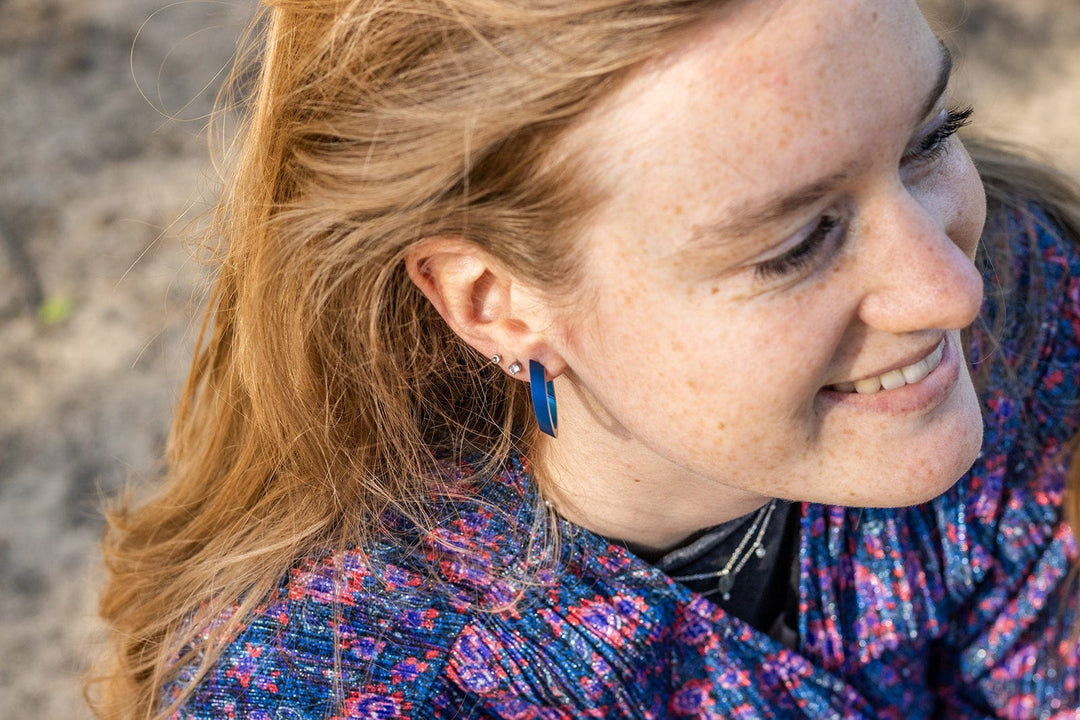 Oval hoop earrings Blue O21B