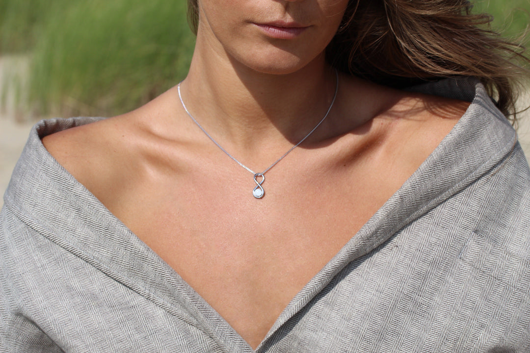 Infinity | Ash Pendant Silver