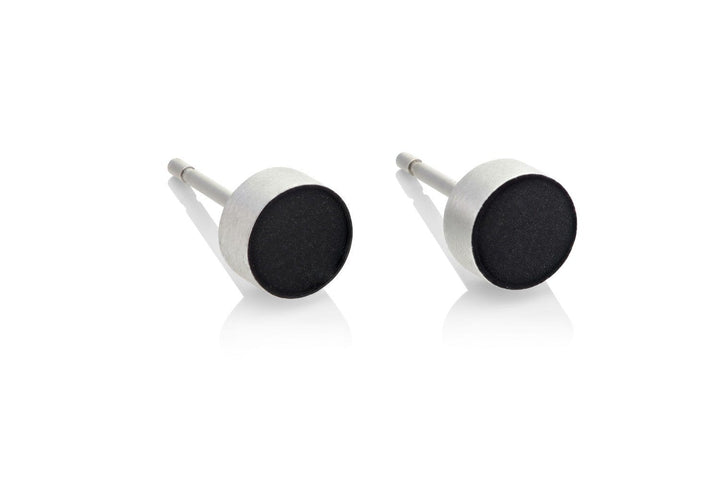 Ear stud Small round Black O36Z