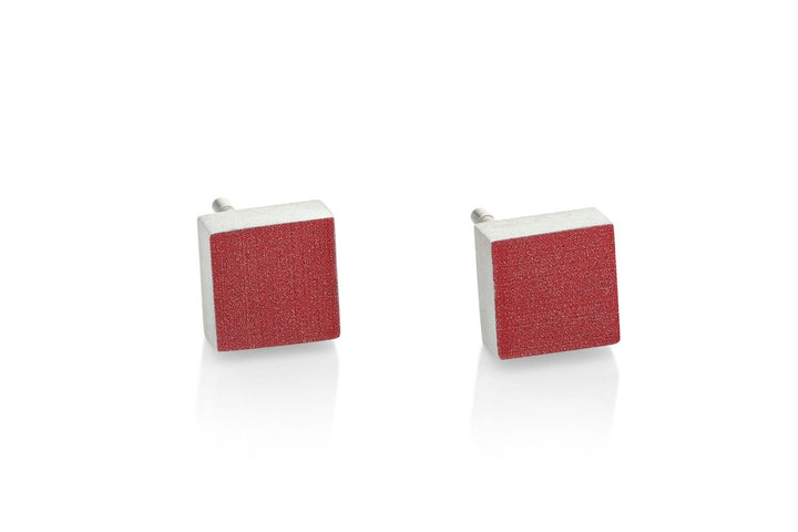 Ear stud Small square Red O37R