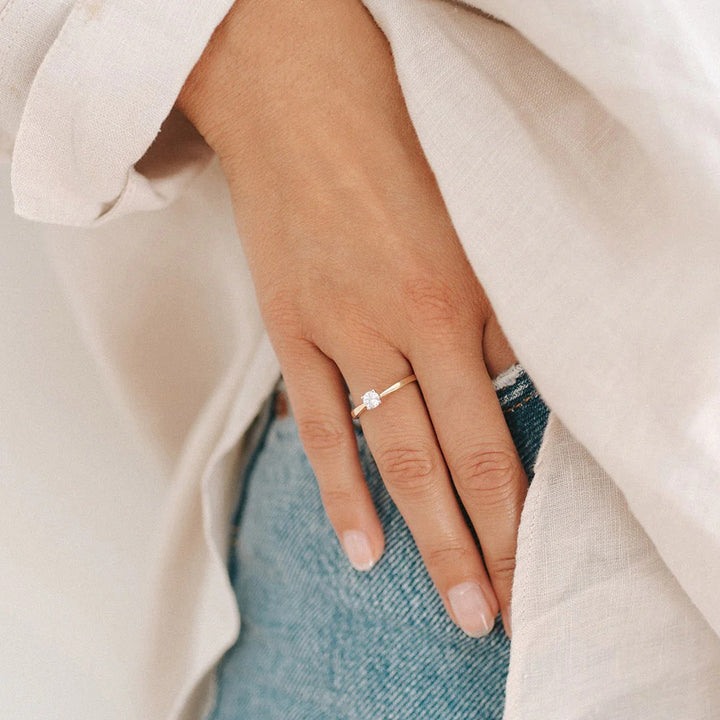 Ring Olivia 0,30 crt. geelgoud