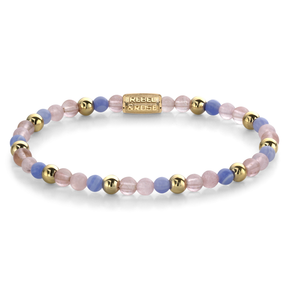 Kralenarmband voor dames met een combinatie van roze en blauwe kralen en gouden bolletjes, afgewerkt met een 18ct geelgouden ionplating.