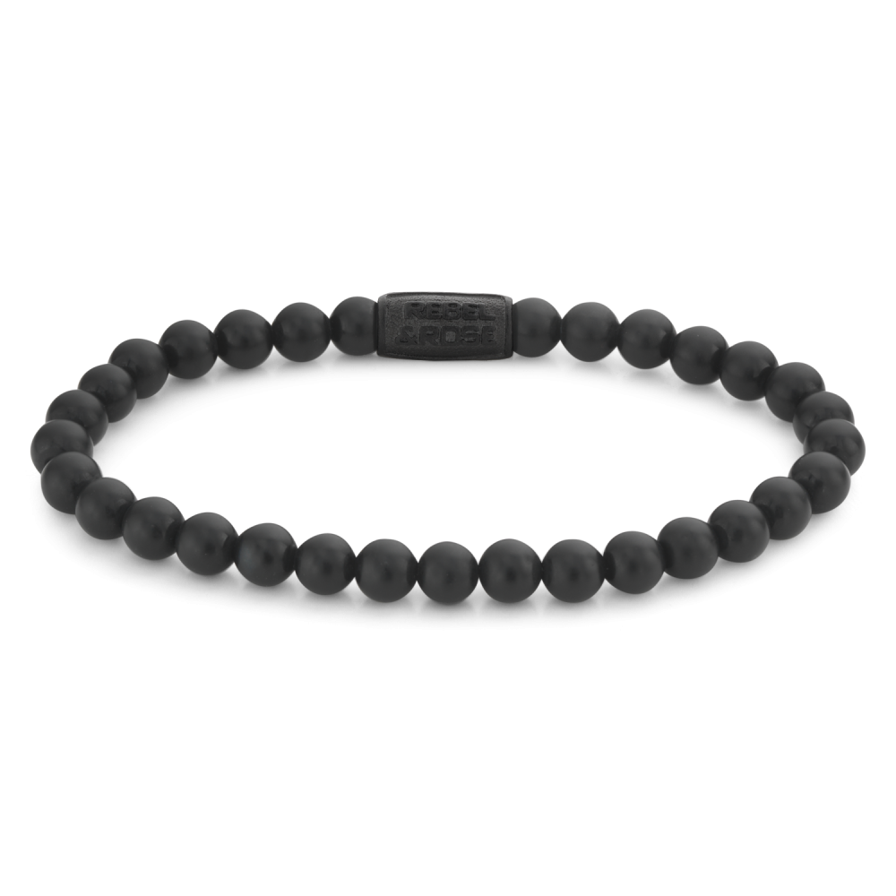 Zwarte kralenarmband van 6 mm met een matte afwerking en een eenvoudige, strakke uitstraling.