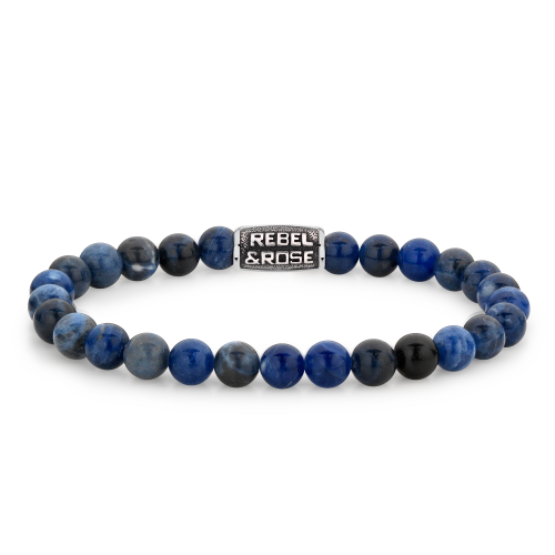 Heren armband van 6 mm met donkerblauwe en zwarte stenen, afgewerkt met een metalen sluiting.