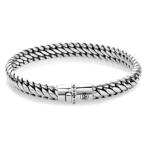 Zilveren armband met een gevlochten schakelontwerp en een stevige sluiting.