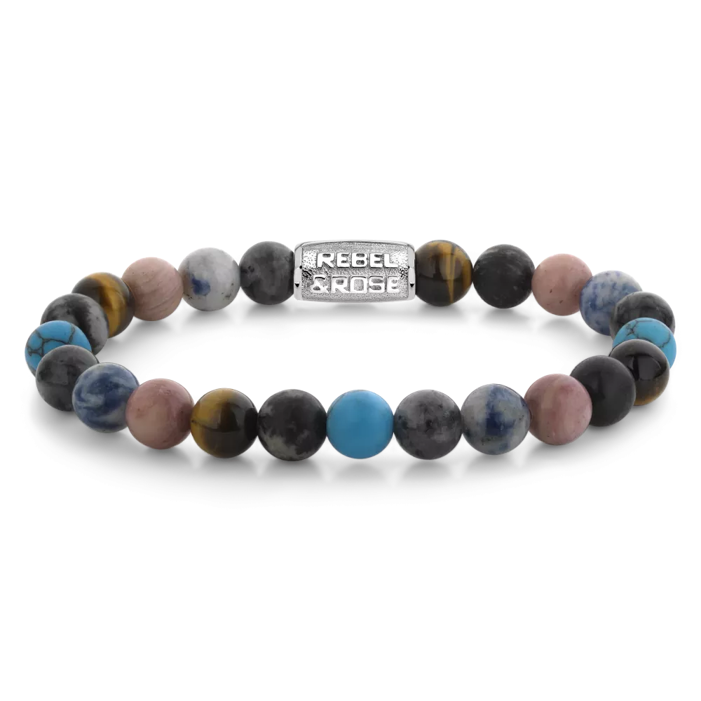 Heren kralenarmband van 8 mm met een mix van blauwe, grijze, roze en zwarte stenen, afgewerkt met een zilverkleurig logo.