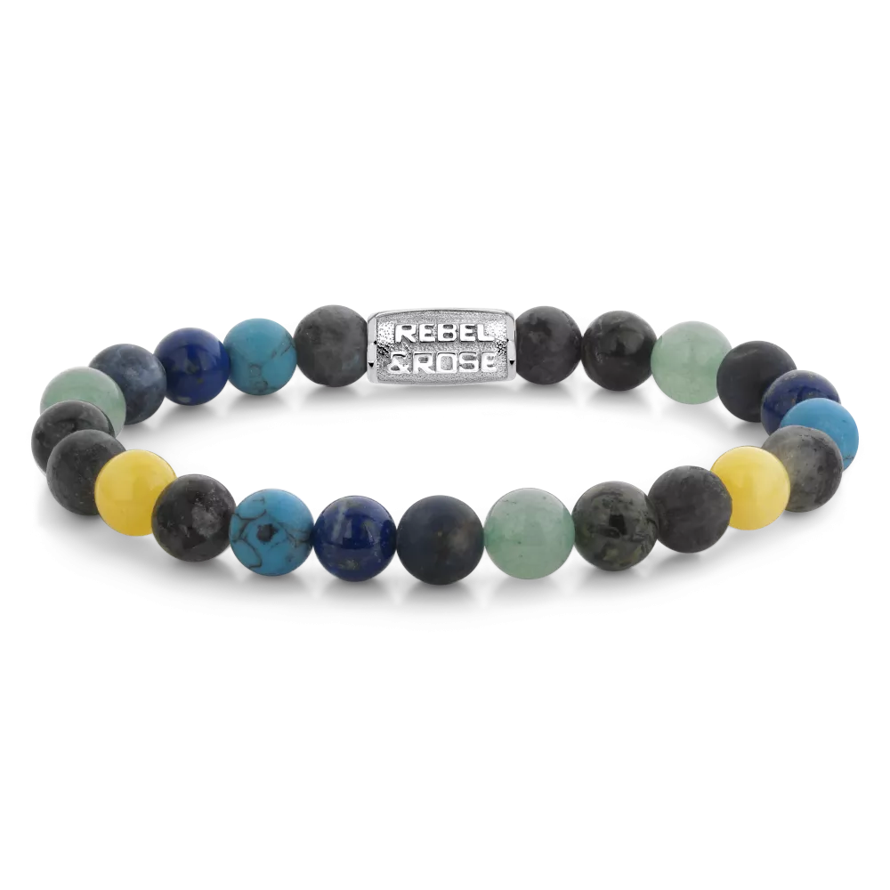 Heren kralenarmband van 8 mm met een mix van blauwe, groene, gele en grijze stenen, afgewerkt met een zilveren sluiting.