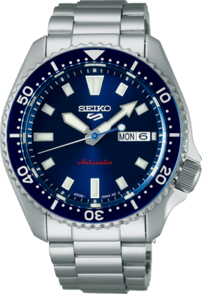 Zilveren automaat horloge met blauwe wijzerplaat, datumaanduiding en stalen band.