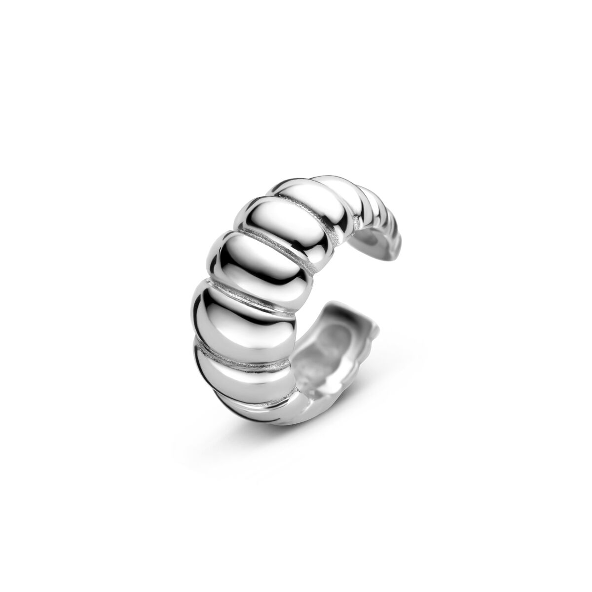 Zilveren ear cuff met een moderne, golvende vorm en glanzende afwerking.