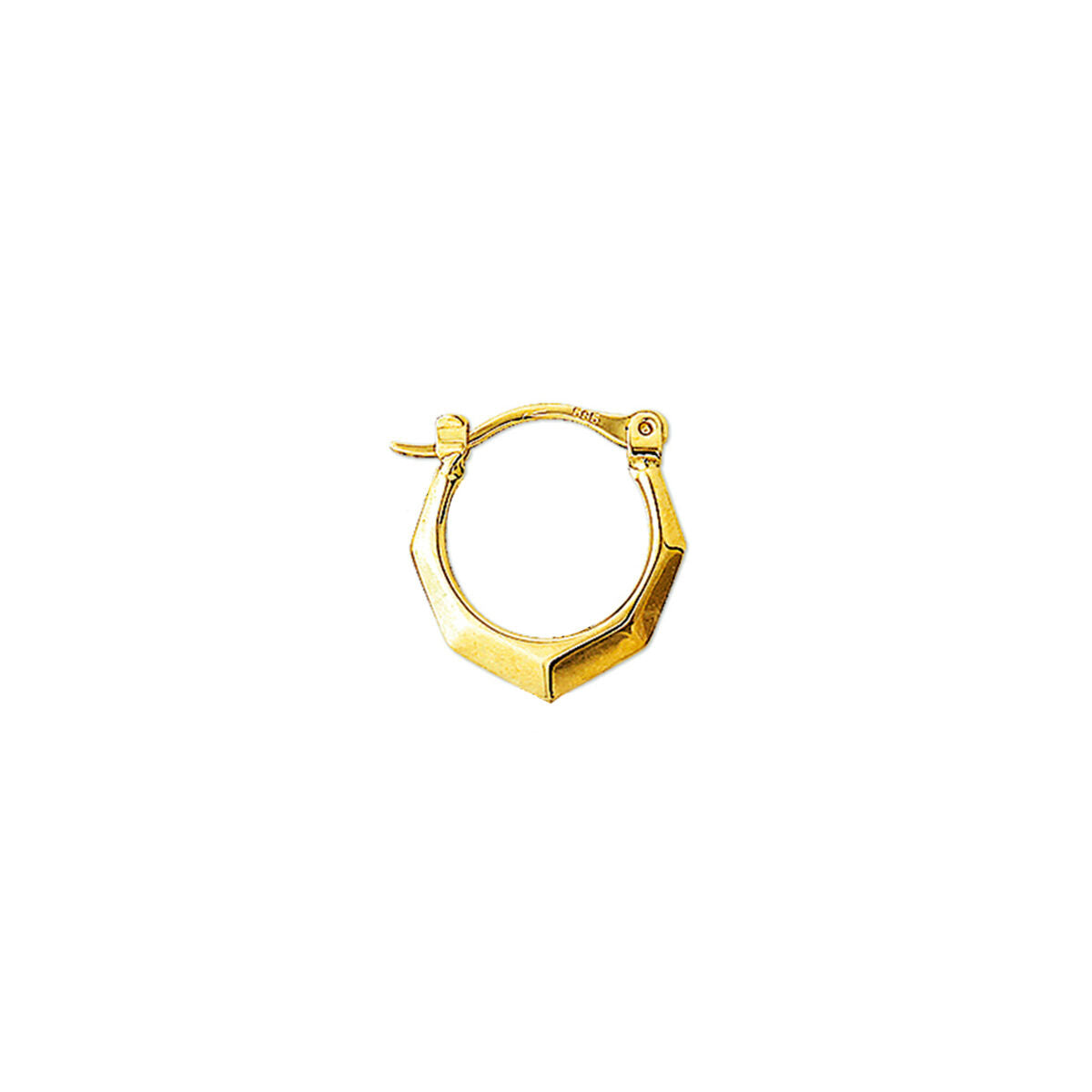 Geelgouden oorring met een geometrische, achtzijdige vorm en een sluiting.