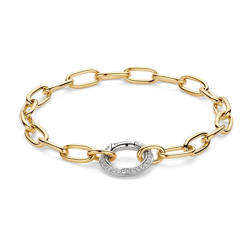 Geelgouden schakelarmband met een witgouden veerslot, versierd met diamanten.