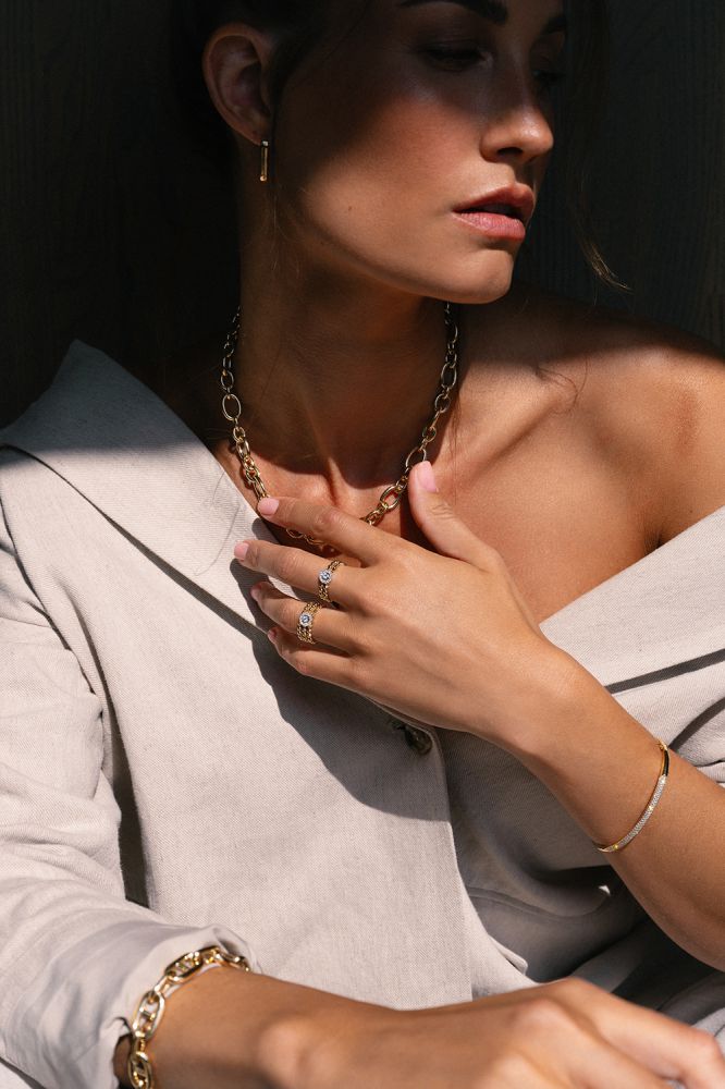 Geelgouden Stijve Armband met Diamant in Pavézetting – 14 Karaat Goud, 1.02 Karaat Diamant, Luxe Armband voor Dames