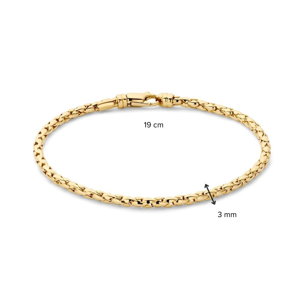 De Armband geelgoud van Excellent Jewelry is vervaardigd uit 14 karaat goud, voorzien van een karabijnsluiting. Deze dames armband meet 19 cm lang en 3 mm breed en wordt elegant gepresenteerd op een witte achtergrond.