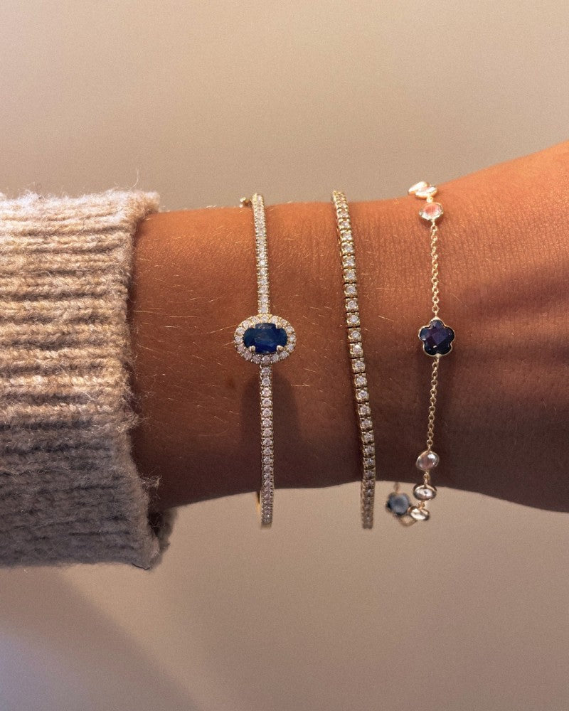 Gouden Bangle met Diamanten en Saffier 14 Karaat, 0,61 crt Diamanten, 0,94 crt Saffier