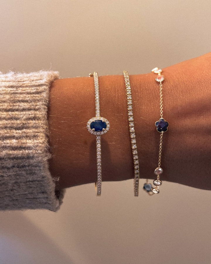 Gouden Bangle met Diamanten en Saffier 14 Karaat, 0,61 crt Diamanten, 0,94 crt Saffier