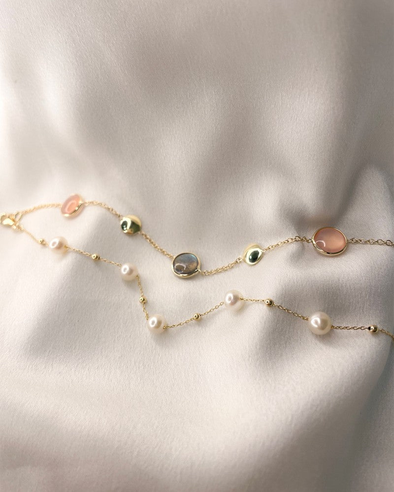 Geelgouden Armband met Parels en Gouden Bolletjes – 14 Karaat Damesarmband 19 cm