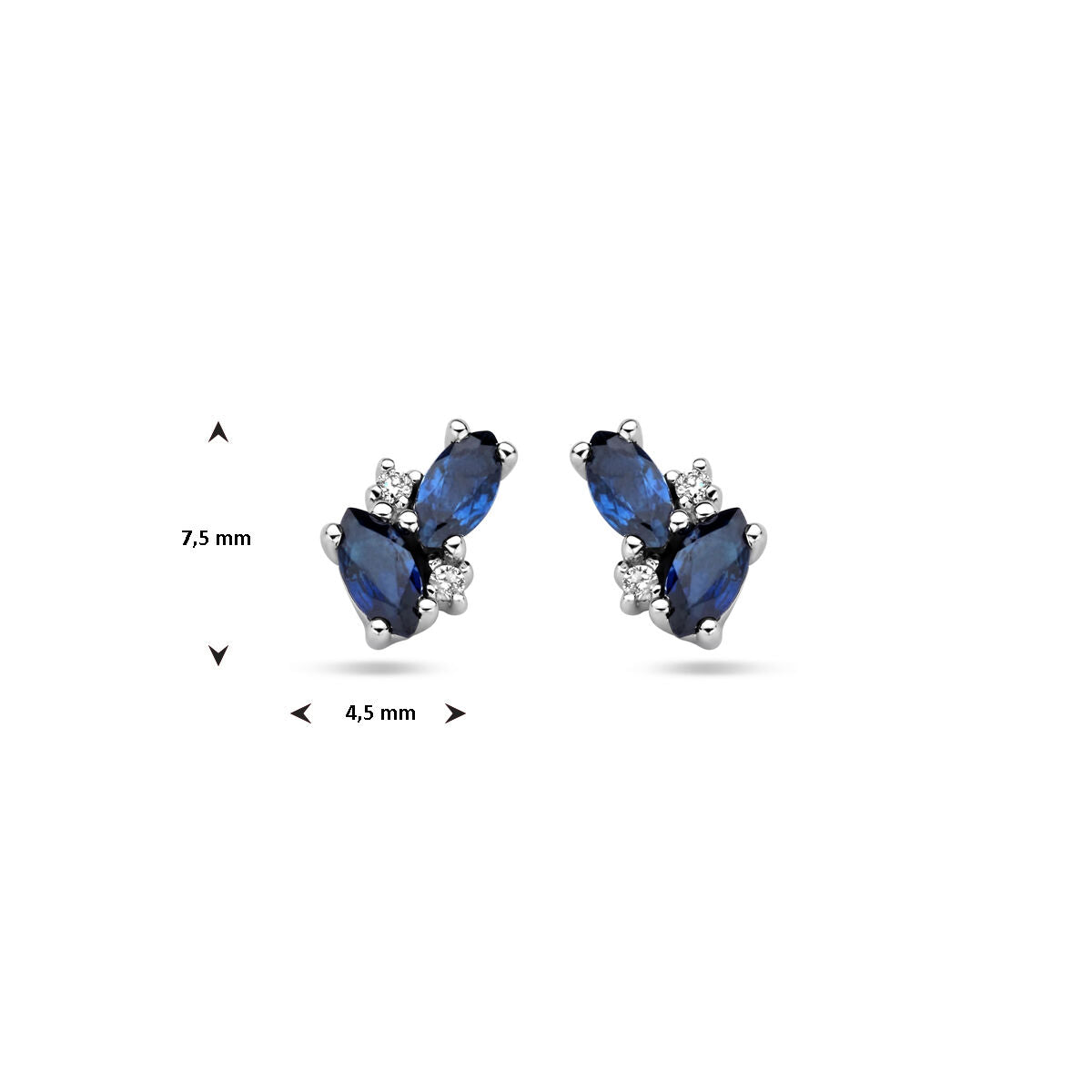 Van der Kooij Collectie oorknoppen saffier en diamant 0,02ct (2x 0,01ct) h p1 in 14K witgoud, met blauwe saffieren en diamanten accenten, maat 7,5 x 4,5 mm, stralende tijdloze elegantie uit tegen een witte achtergrond.