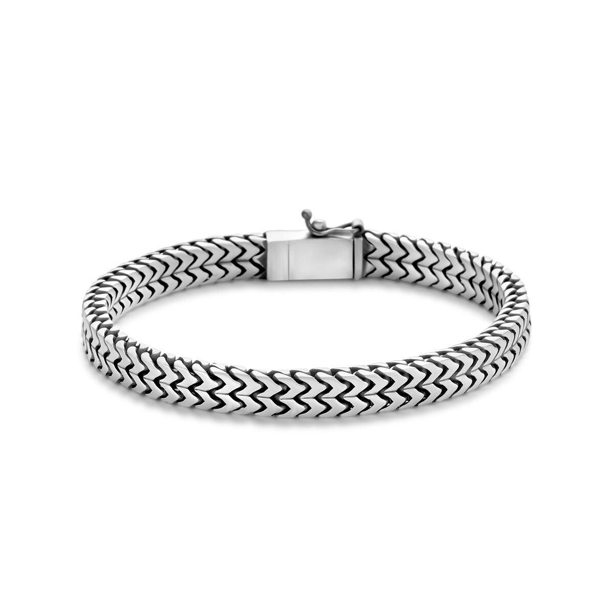Zilveren geoxideerde armband met vossestaartpatroon en een breedte van 7,1 mm.
