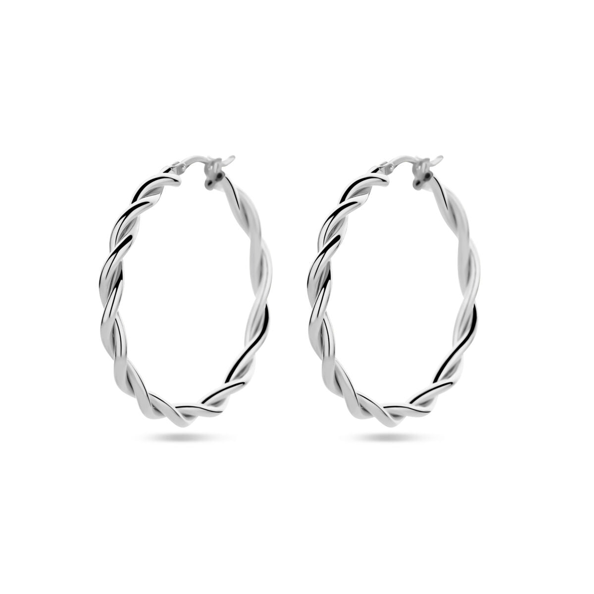 Gedraaide oorringen van gerhodineerd zilver met een diameter van 3,5 mm.