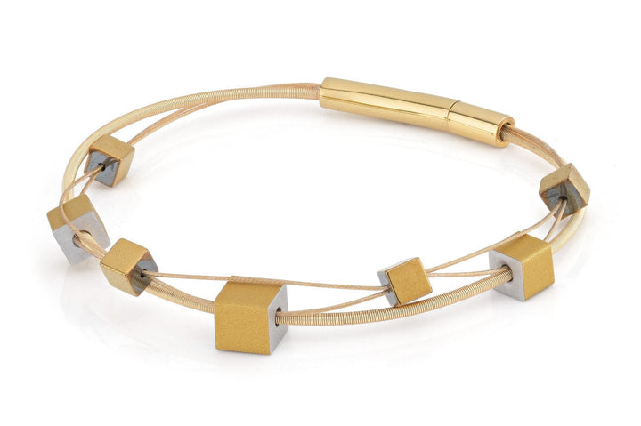 Bracelet playful cubes gold A257G