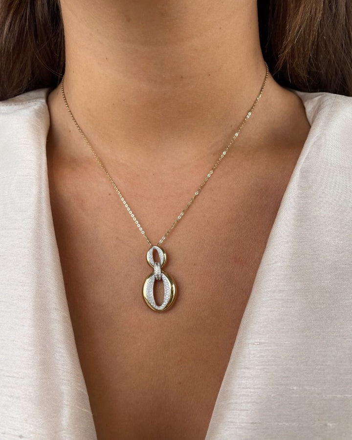 Luxe Geelgouden Hanger met Diamanten en Elegant Collier – Tijdloze Pracht