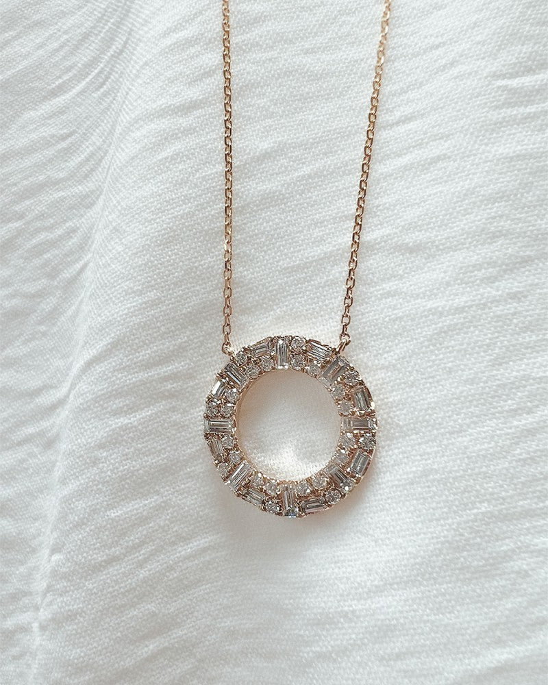 Geelgouden Collier met Open Hanger & Diamanten – 14 Karaat Goud & 0,98 crt
