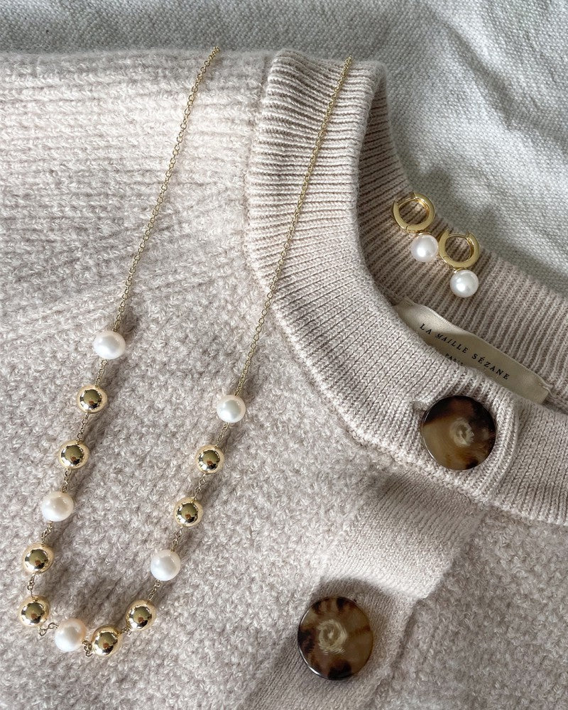 Geelgouden Collier met Parels & Gouden Elementen – 14 Karaat Goud