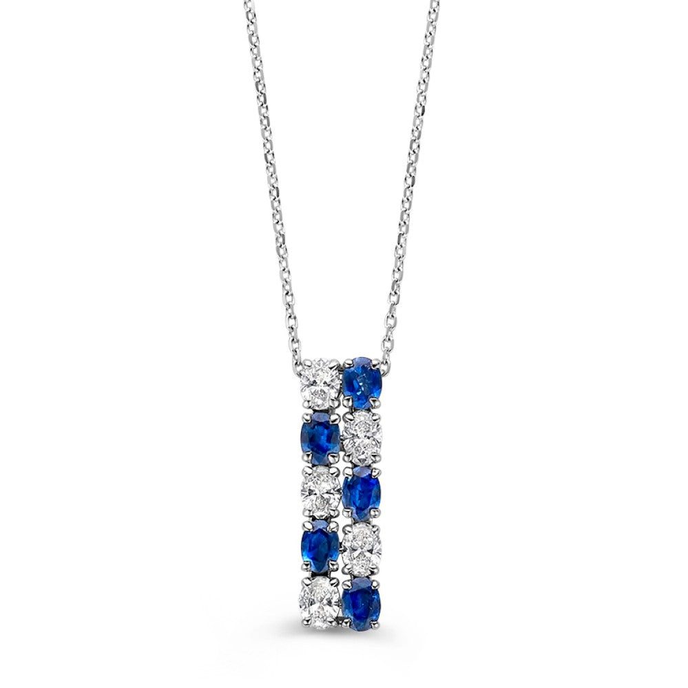 Witgouden collier met briljant en saffier, voorzien van een rechte hanger met afwisselend blauwe saffieren en heldere diamanten.