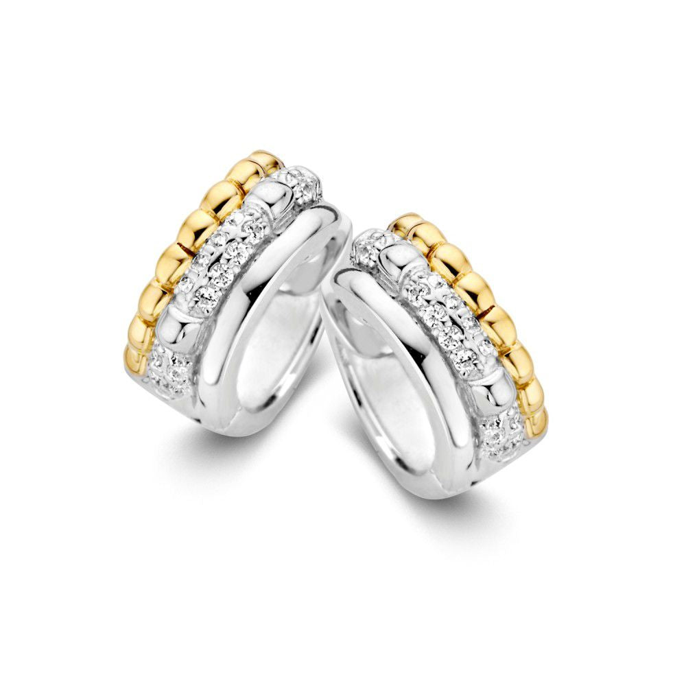Zilveren-gouden oorringen van 14 karaat met zirkonia, 9 mm, met een subtiele, luxe uitstraling.