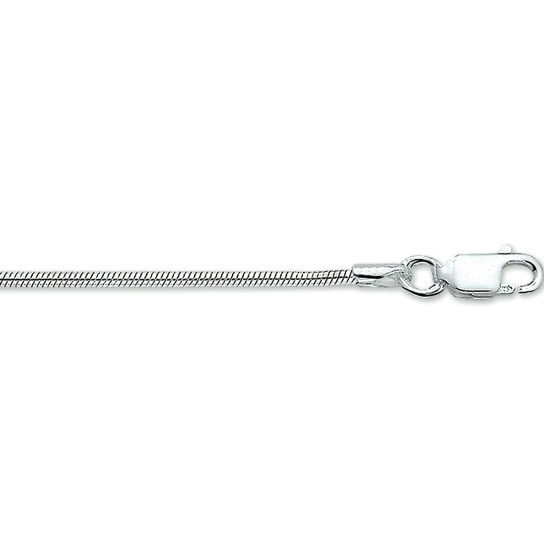 Zilveren gerhodineerde armband met een slangenketting van 1,6 mm en een lengte van 18 cm.