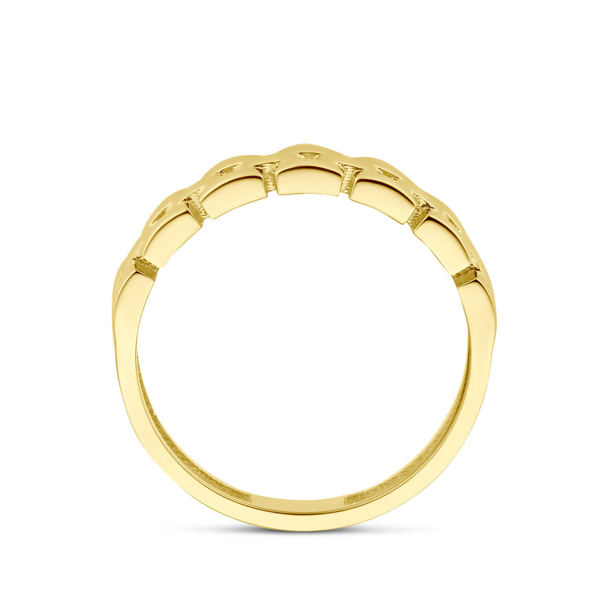 De Van der Kooij Collectie ring schakel 14K geelgoud heeft een gladde band met een geschulpte, geometrische bovenkant-zijaanzicht op wit. Een tijdloos, elegant unisex sieraad.