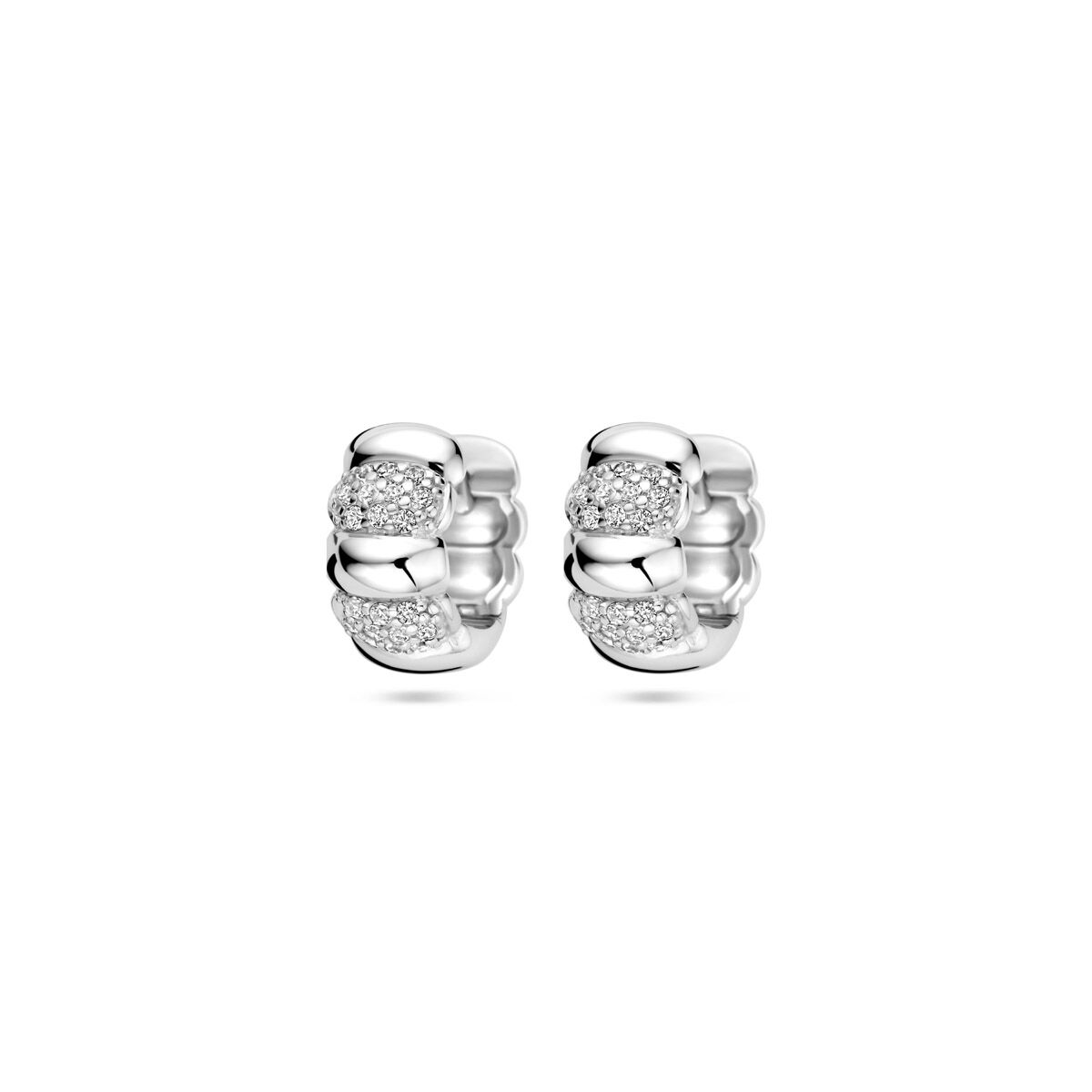 Zilveren klapoorringen van 11 mm met gerhodineerde afwerking en zirkonia steentjes.