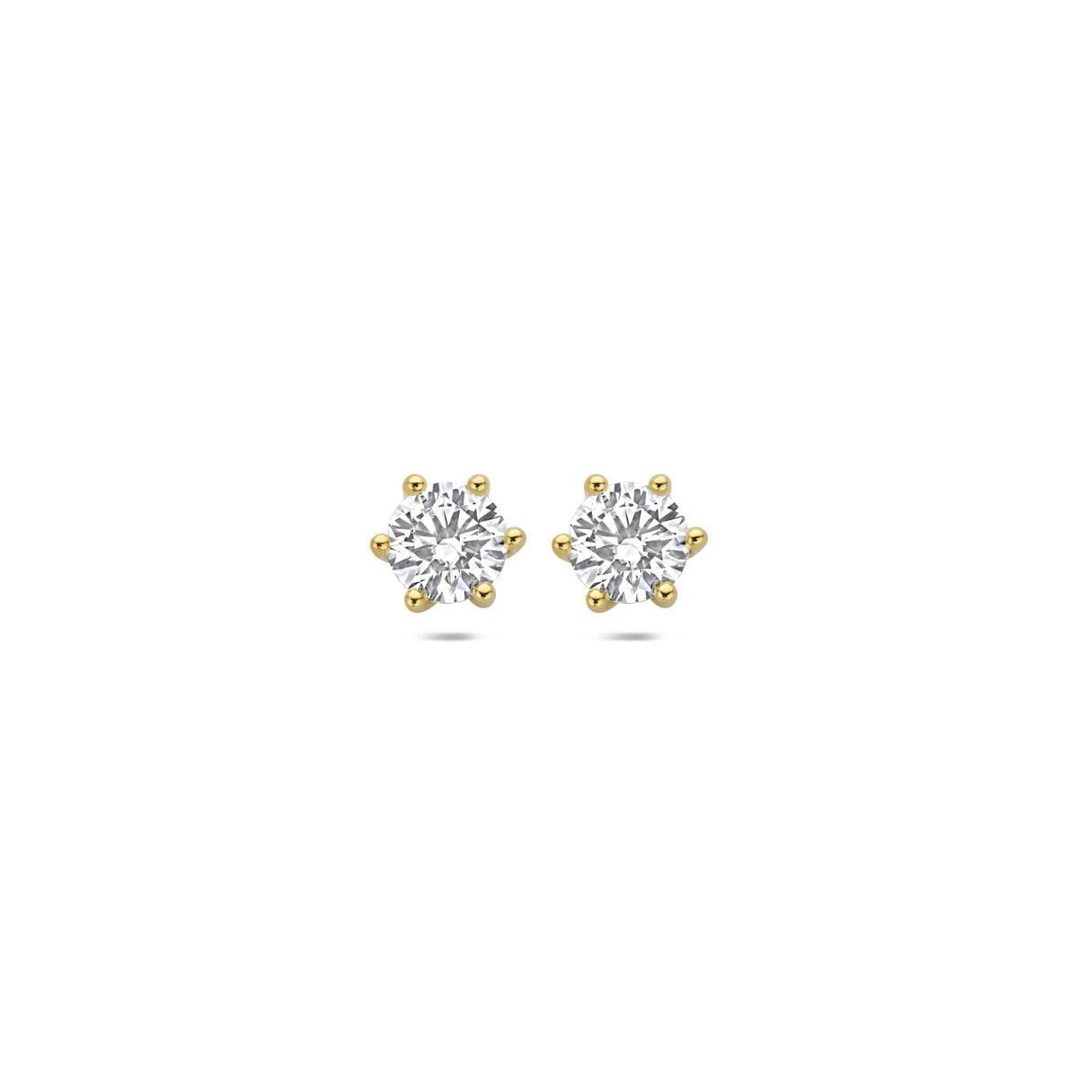 Gouden oorknoppen van 14k geelgoud met lab grown diamanten in een stervormige zetting.