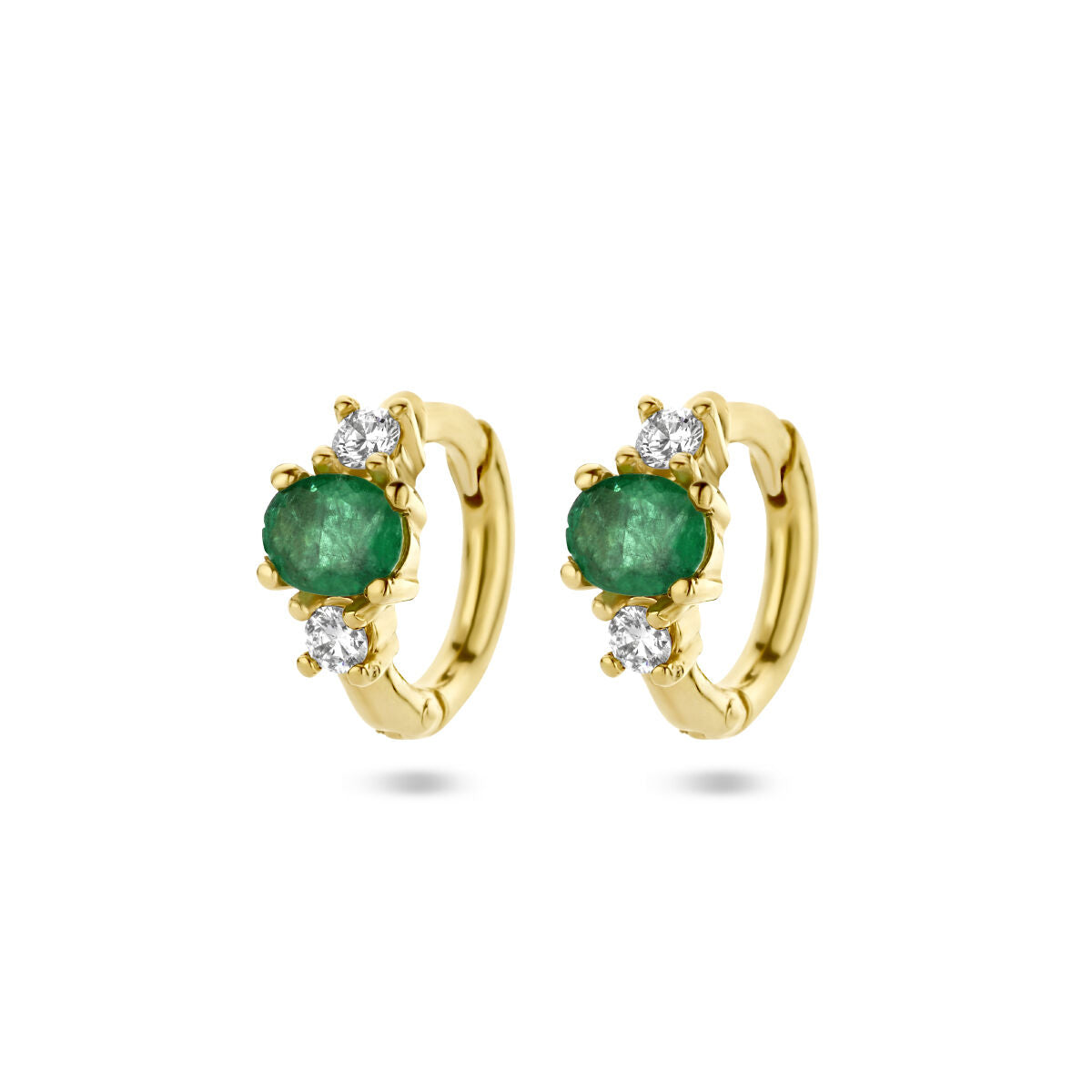 Klapoorringen van 14K geelgoud met smaragd en twee diamanten van 0.05ct.